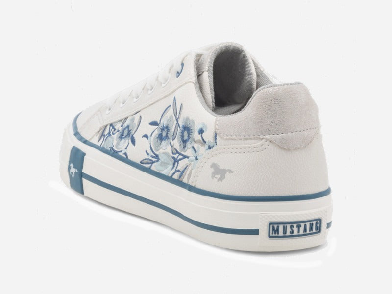 Baskets blanches et motif fleur Mustang