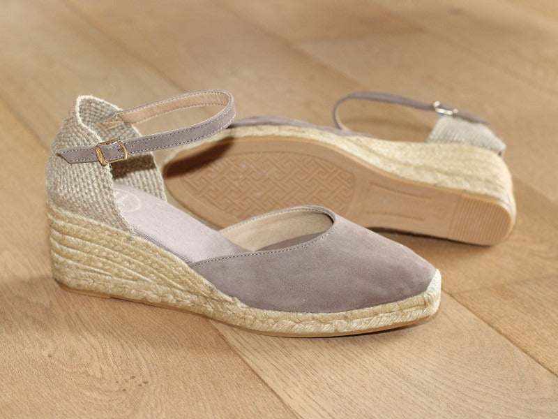 Espadrille Lloret bout fermé et talon compensé en cuir taupe