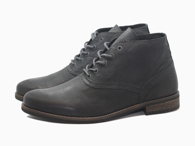 Chaussures à lacet en cuir noir Pablo