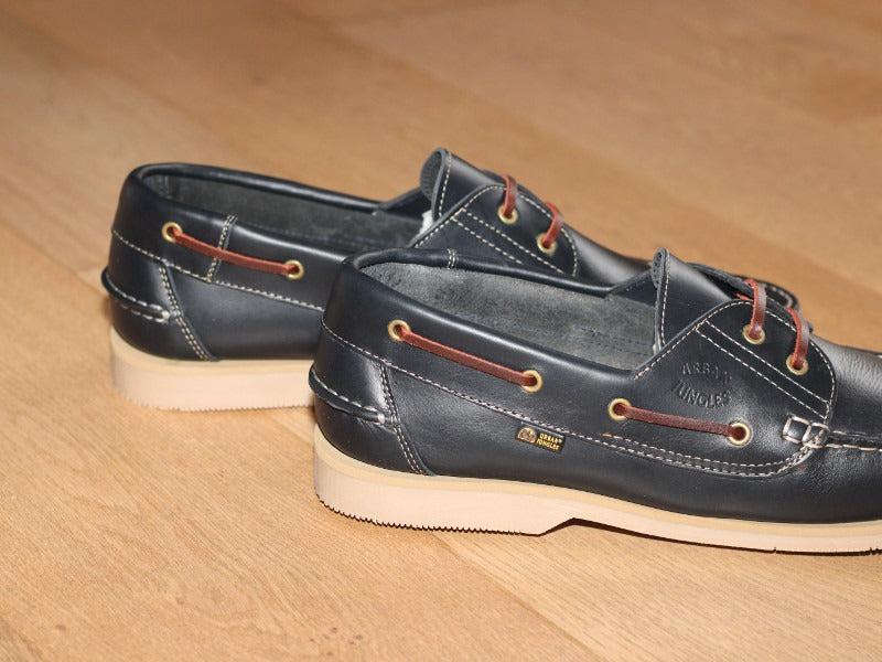 Chaussures bateau en cuir bleu marine Bermudes