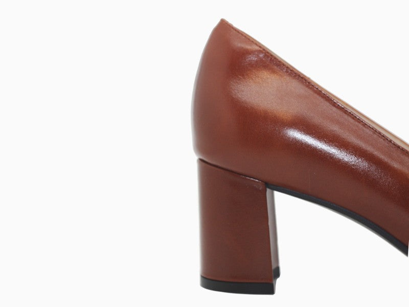Escarpins en cuir marron camel