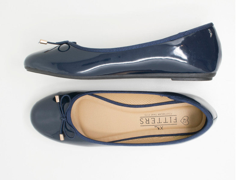 Ballerines vernis bleu marine Stella