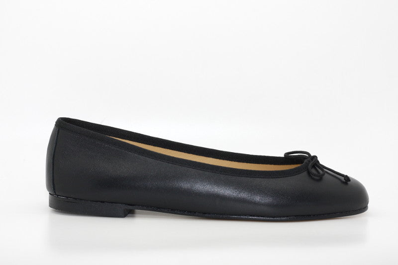 Ballerines en cuir noir Chic