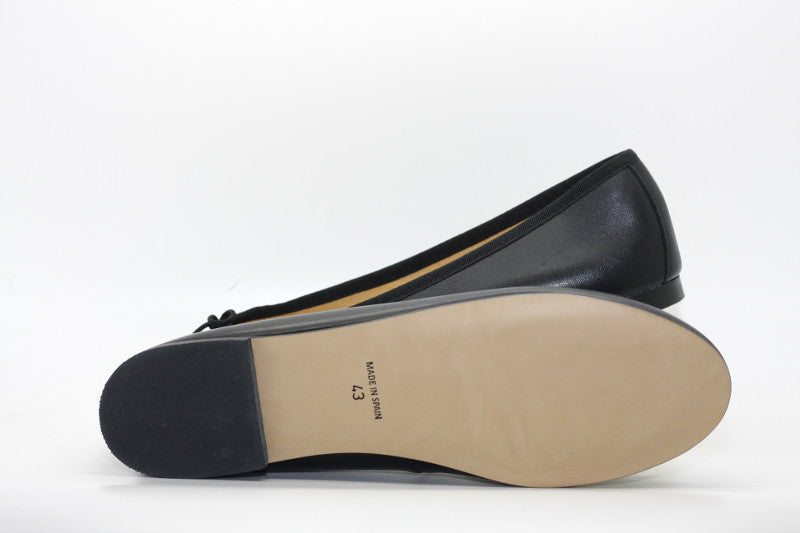 Ballerines en cuir noir Chic