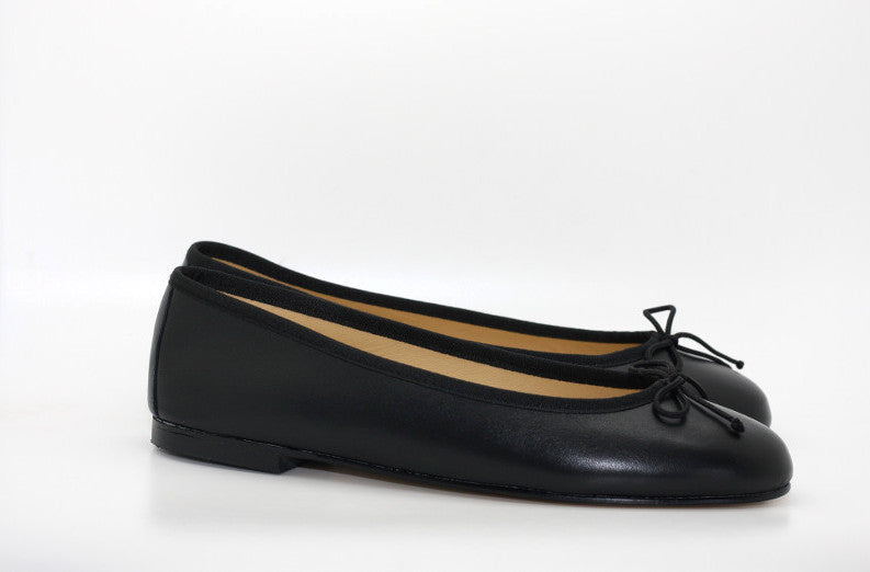 Ballerines en cuir noir Chic