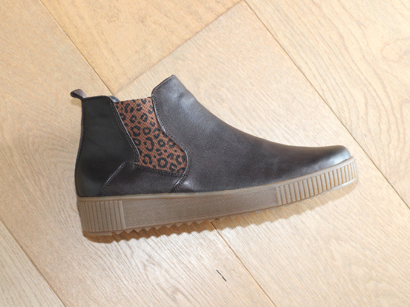 Boots basses en cuir marron et imprimé fantaisie