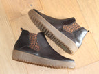 Boots basses en cuir marron et imprimé fantaisie