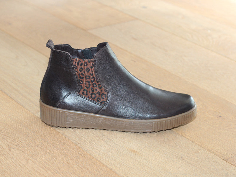 Boots basses en cuir marron et imprimé fantaisie