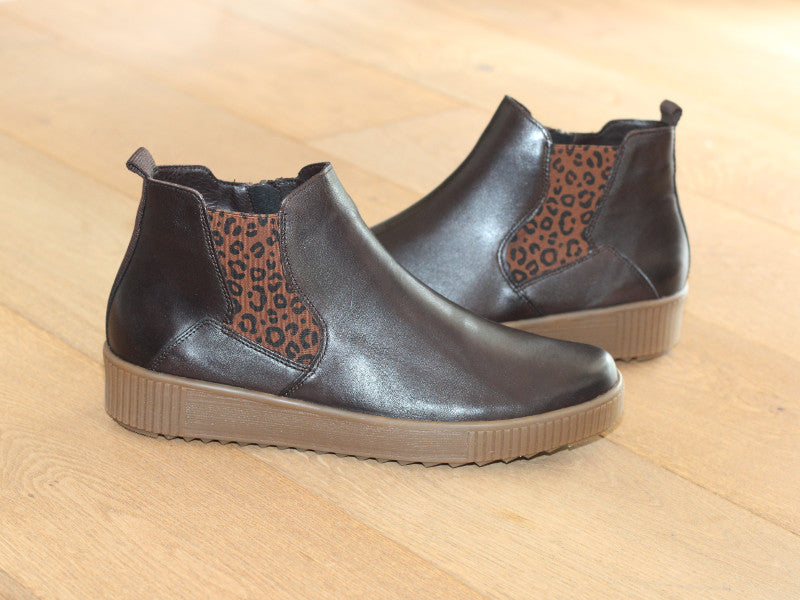 Boots basses en cuir marron et imprimé fantaisie