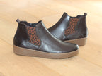 Boots basses en cuir marron et imprimé fantaisie