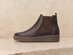 Boots basses en cuir marron et imprimé fantaisie