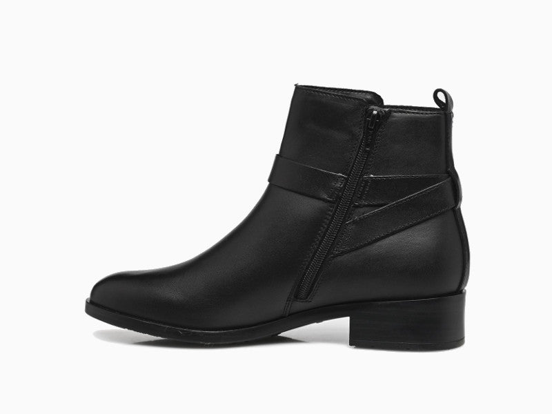 Bottines plates en cuir noir