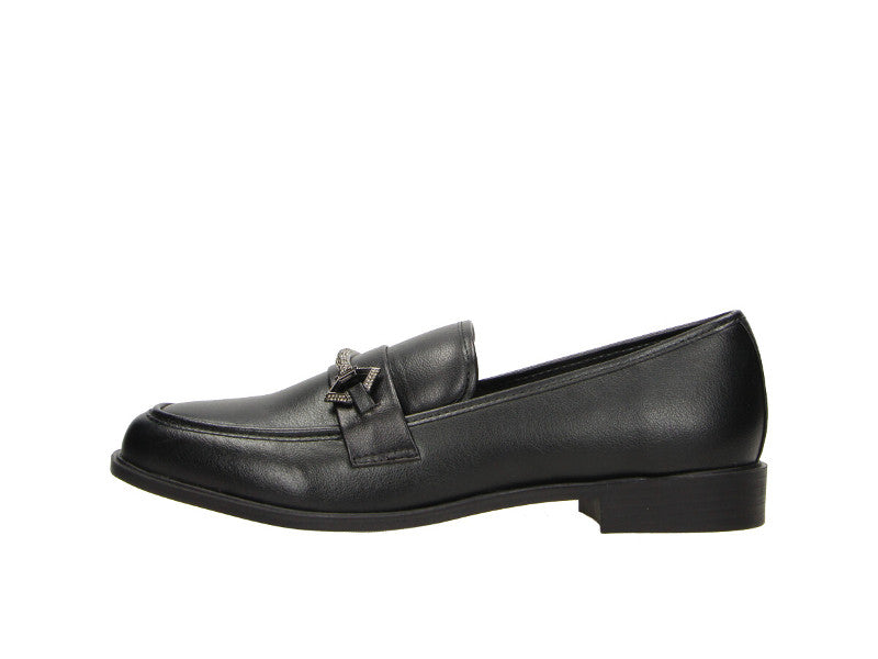 Mocassins noir classique et bijou fantaisie