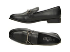 Mocassins noir classique et bijou fantaisie