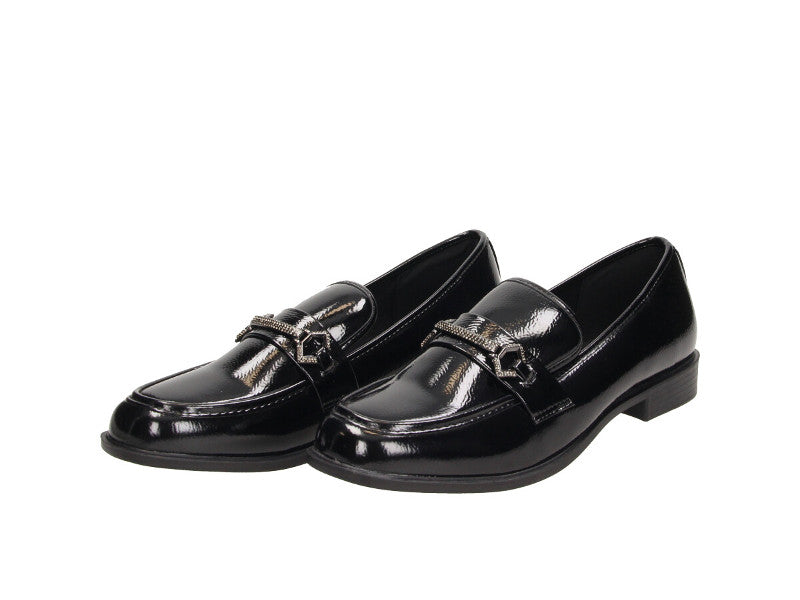 Mocassins vernis noir et bijou fantaisie