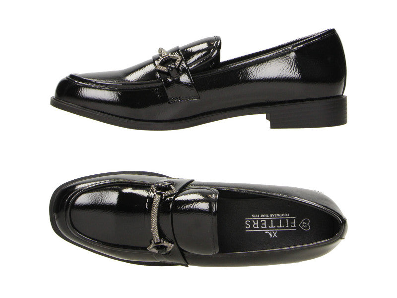 Mocassins vernis noir et bijou fantaisie