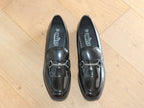 Mocassins vernis noir et bijou fantaisie