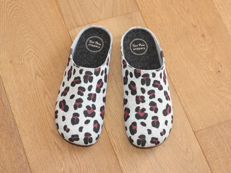 Chaussons slippers imprimé fantaisie léopard