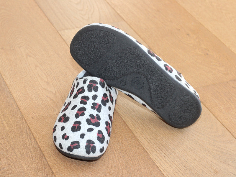 Chaussons slippers imprimé fantaisie léopard