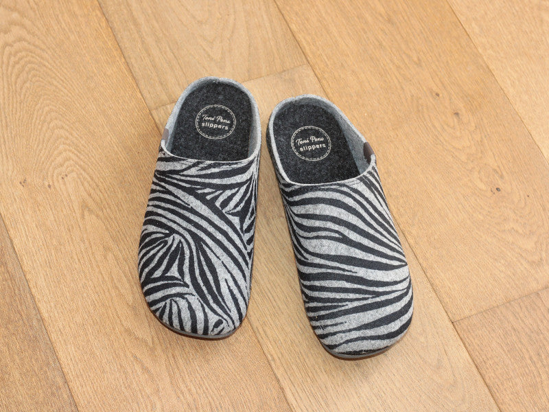 Chaussons slippers imprimé fantaisie zèbre