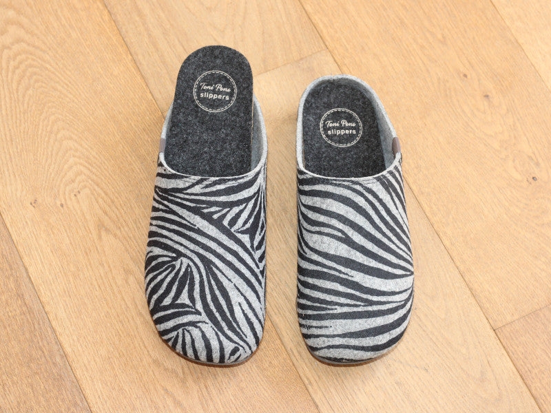Chaussons slippers imprimé fantaisie zèbre