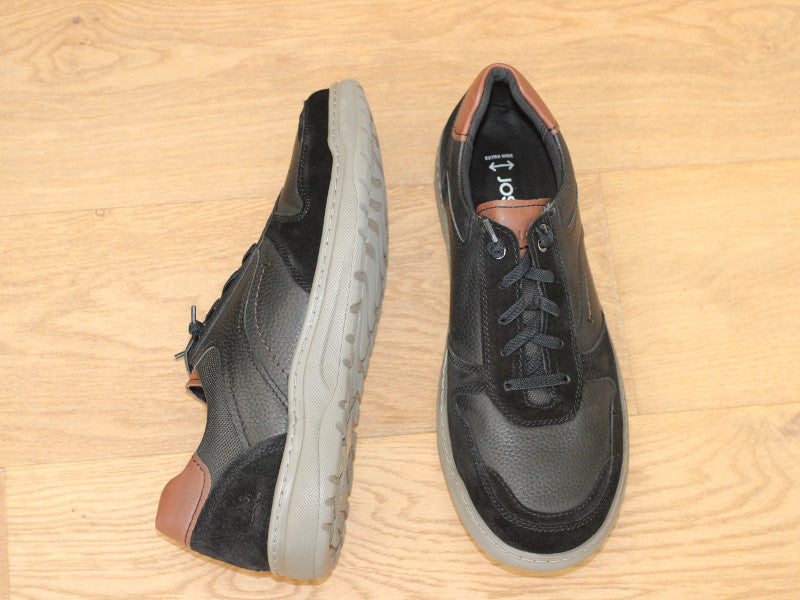 Sneakers Baxter en cuir noir et largeur confort