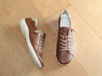Sneakers confortables en cuir marron camel