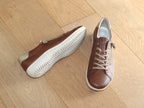 Sneakers confortables en cuir marron camel
