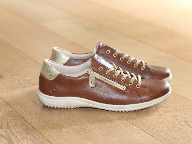 Sneakers confortables en cuir marron camel