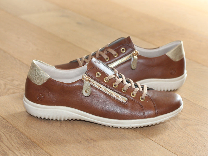 Sneakers confortables en cuir marron camel