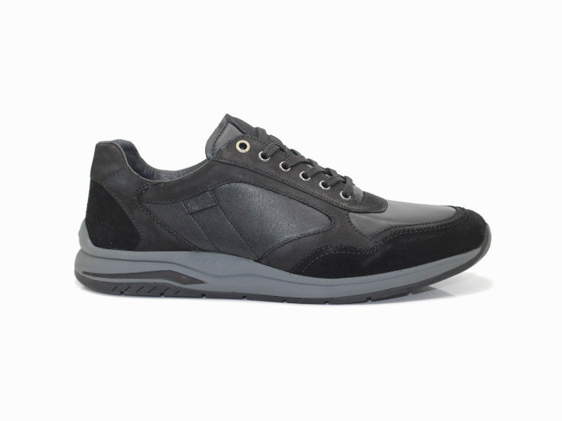 Sneakers en cuir noir Turibio du 47 au 51