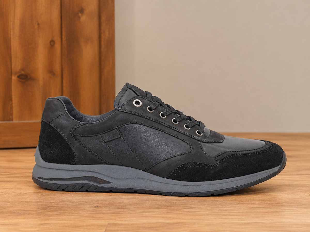 Sneakers en cuir noir Turibio du 47 au 51