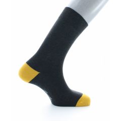Chaussettes en coton coloris gris talon et pointe jaune