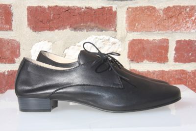 Derby classique en cuir noir Douglas