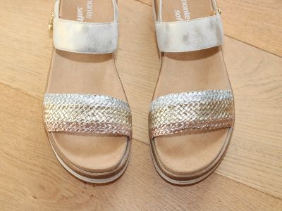 Sandales en cuir Remonte bride tressée dorée